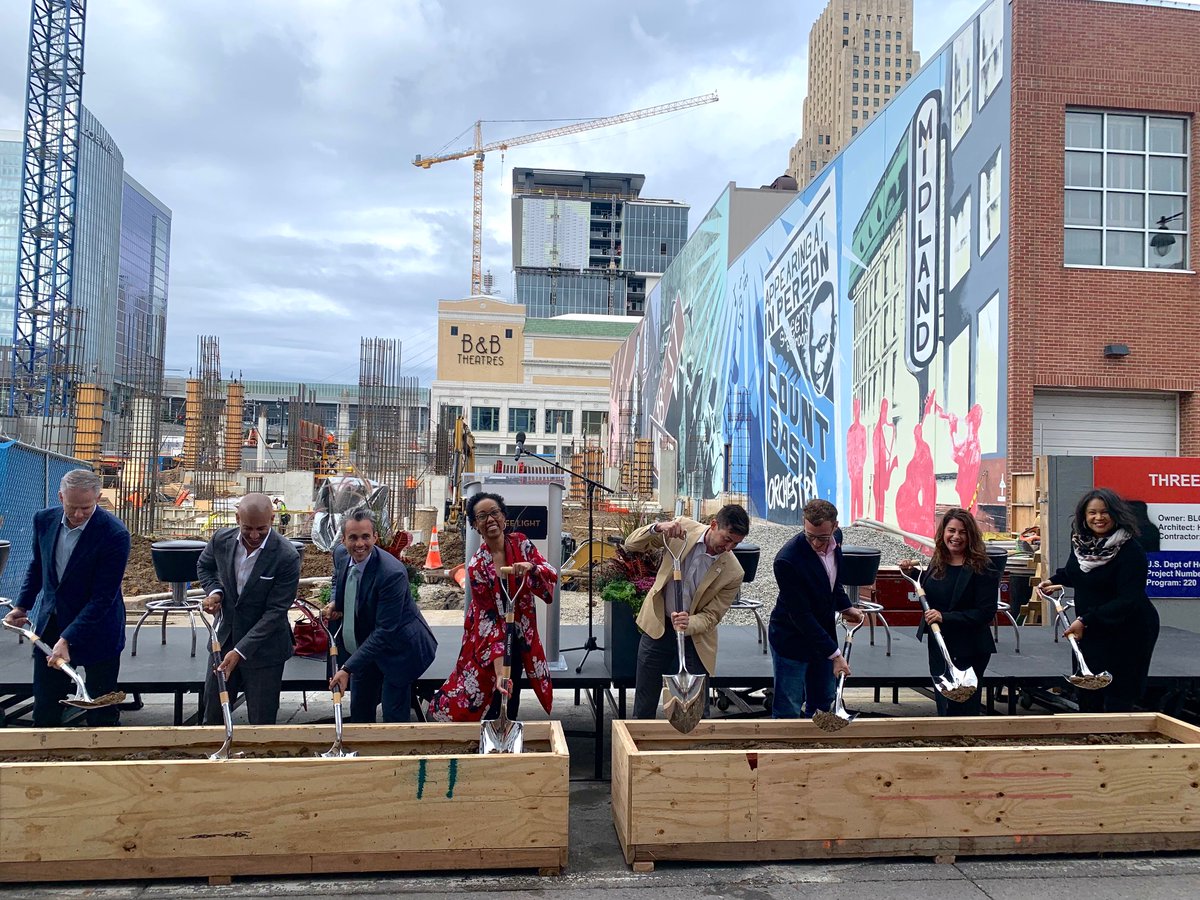 cordishco's tweet photo. Construction officially commenced today on Three Light Luxury Apartments in the @KCPLDistrict. The project is creating over 500 construction jobs. The opening of #ThreeLightKC will bring the total # of new downtown KC apt units by #Cordish to 900 since opening One Light in 2015. https://t.co/1RoZPF5vW5