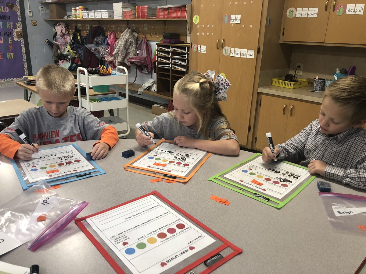 mrswhitwhite's tweet photo. Practicing our words in a new way! They asked if they could do it again so I think they liked it! #funinfirst @PHSPiratePride https://t.co/ANU7u78haJ