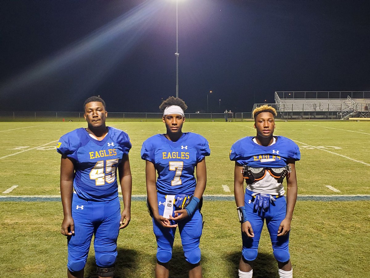 huntley_alana's tweet photo. 45-13 @FCS_Eagles WIN!💙💛💙💛@RealDjHuntley @juwelhuntley7 @HuntleyJuels https://t.co/WKvtQIBZvb