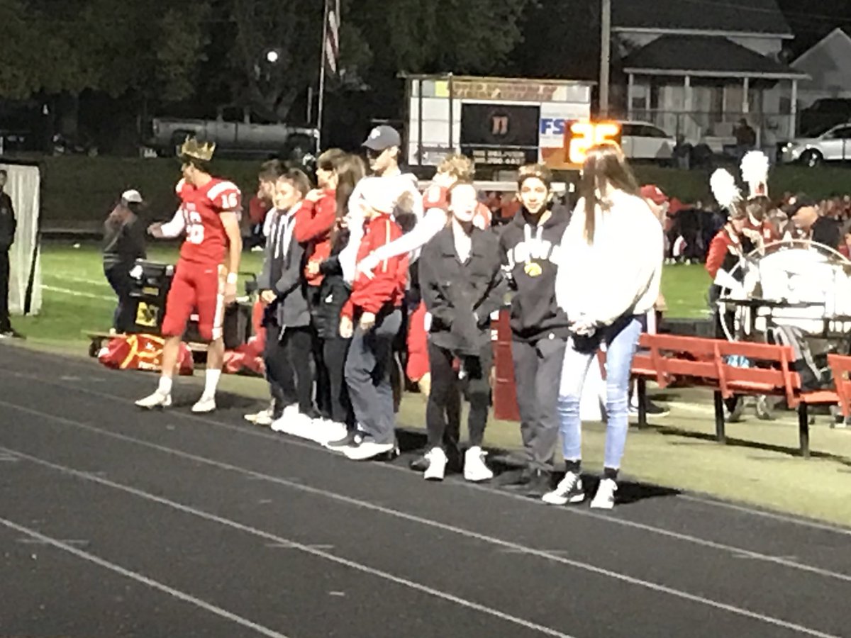 jabrouw's tweet photo. Homecoming in action @Marion_ISD @Marion_Wolves https://t.co/e8iZwbCjHu