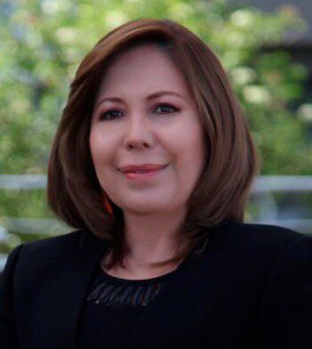 FernandoBaldaEC's tweet photo. 31) Soledad Barrera ex funcionaria del gobierno de Rafael Correa (gerente del Banco del Estado) creó y dirige el IPPE desde donde también se le pagó a Correa sueldos de 6.000 dólares mensuales. https://t.co/OEQIO6cT49