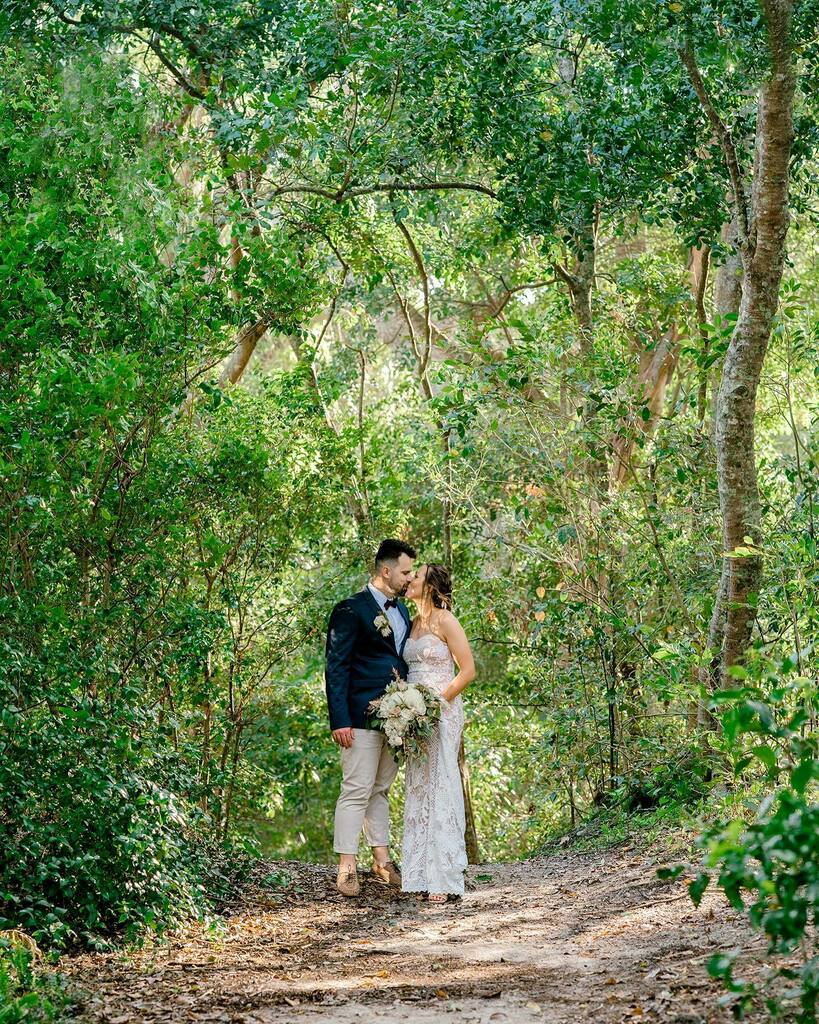 LindyPhotos's tweet photo. Congratulations Dave and Naomi 🥂 @noosa_elopement @naturellefloraldesign @beauty.on.the.move @pqnoosa_patricia_celebrant @jensen_and_young https://t.co/7LtP25NAH6