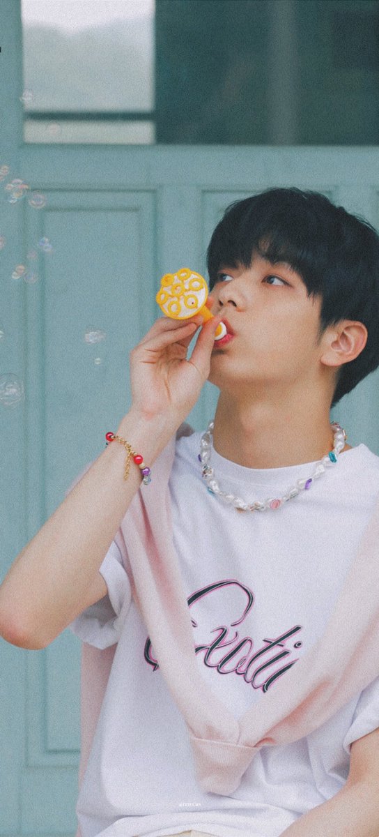 TXTFILM2's tweet photo. 🎞  #SOOBIN #YEONJUN @TXT_members 

#TXT #TOMORROW_X_TOGETHER #투모로우바이투게더 https://t.co/bORYgcXJAu