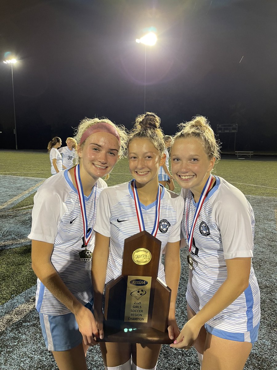 MercyJagsSoccer's tweet photo. Back to back Region Champs! 💙⚽️ #mpbtb https://t.co/gMumymCwb0