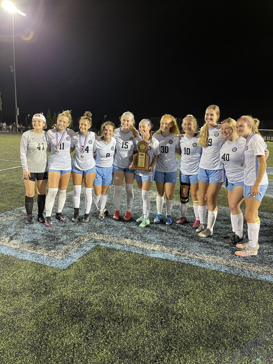 MercyJagsSoccer's tweet photo. Back to back Region Champs! 💙⚽️ #mpbtb https://t.co/gMumymCwb0
