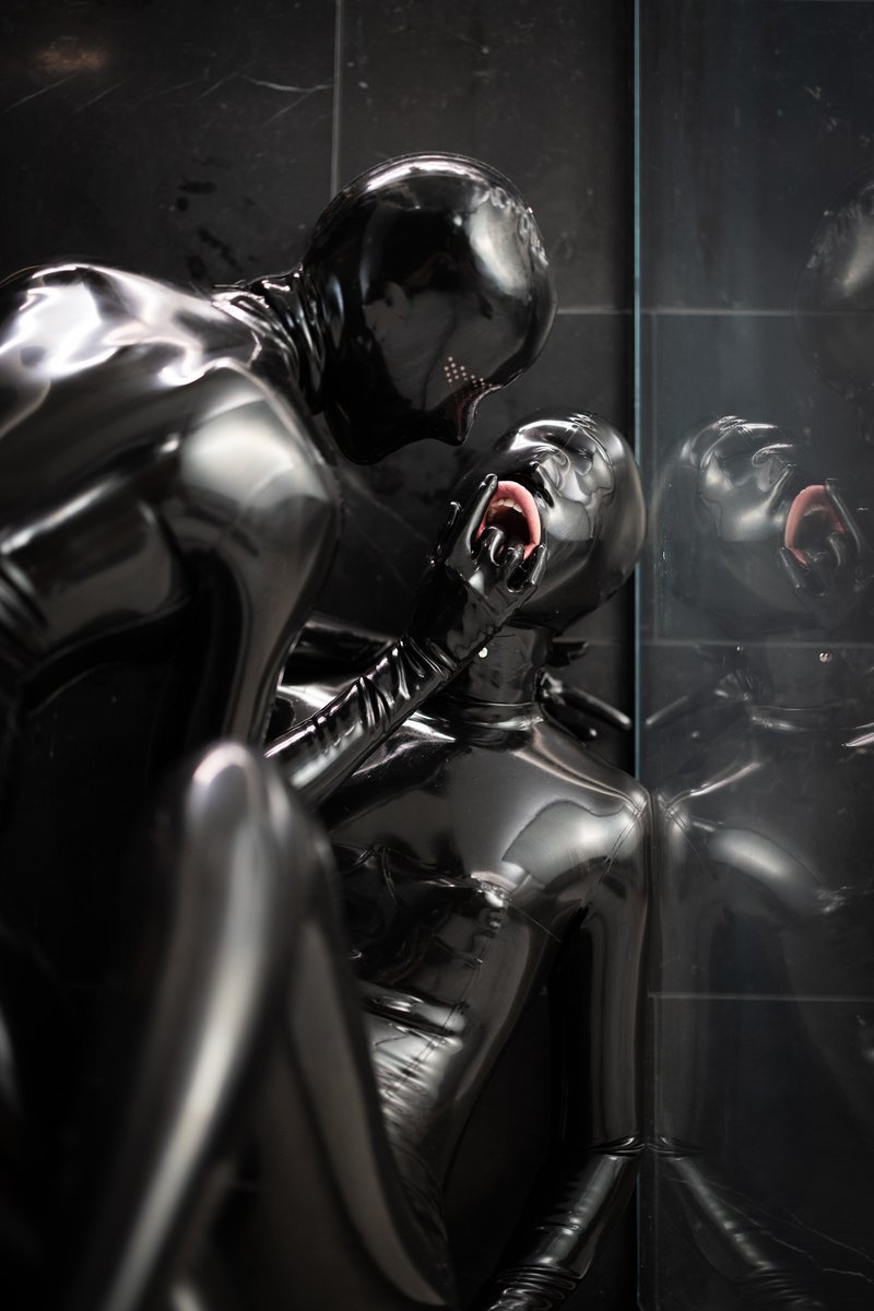 reflectivelatex's tweet photo. Open wide @ravynalexa! https://t.co/xulUahgoJA