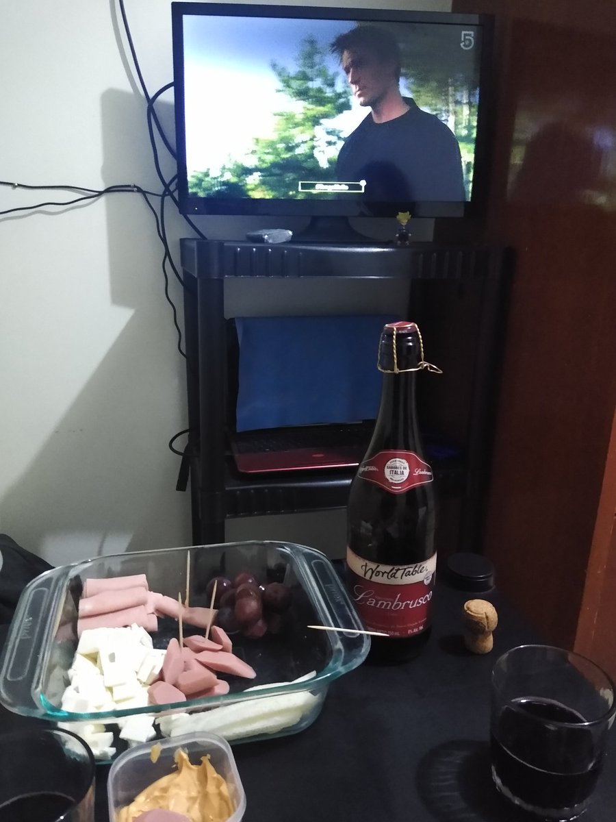 Merry_Louis's tweet photo. #tengomello de dejar de disfrutar los Buenos momentos a su lado..  y de que dejen de pasar películas de miedo....☺️ https://t.co/BVgj4o7js0