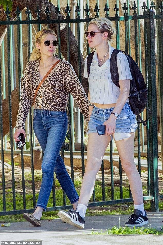 RT @emmascenes: no toughts just emma roberts and kristen stewart together https://t.co/tIdvaQNJSw