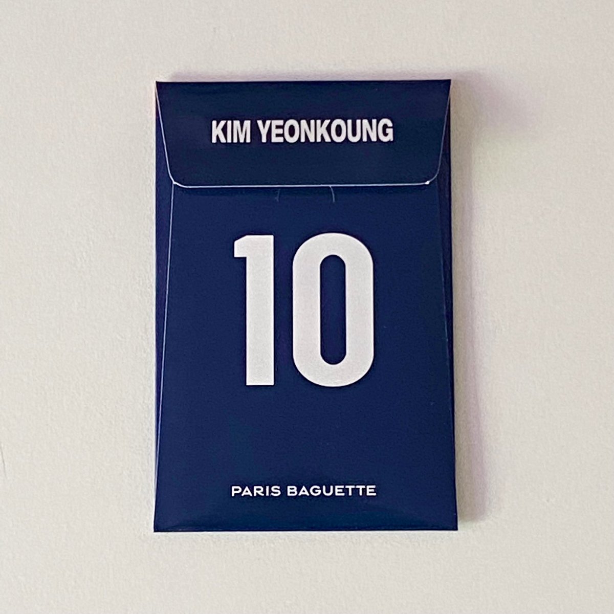 kybean10's tweet photo. 연경언니 파리바게뜨 포카 ( . ̫ .)💙 https://t.co/48AMU5R8E1