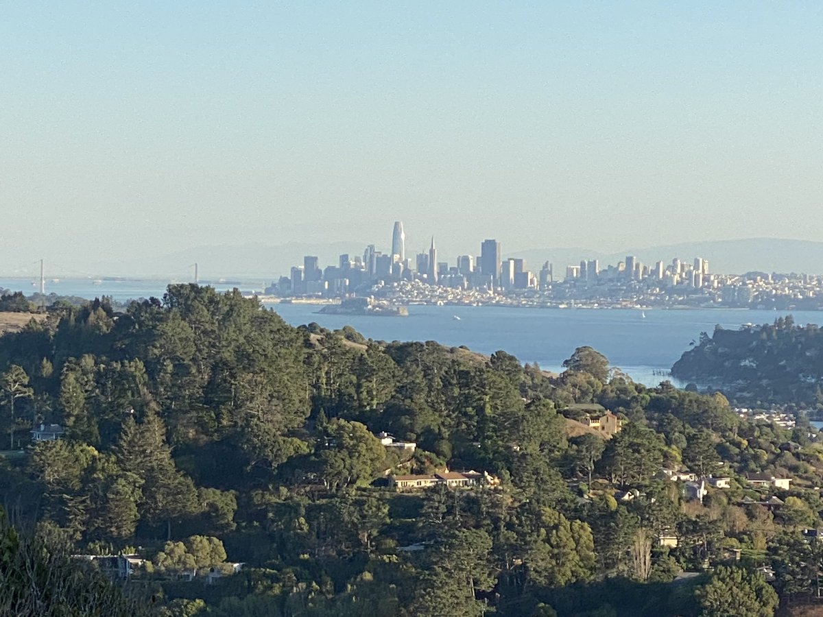 MarianneFogarty's tweet photo. Finally finished my #10KForGood with a beautiful hike. I was going to stay there for sunset but . . . Cocktails?  Have a great weekend https://t.co/dDRaBBZKGS