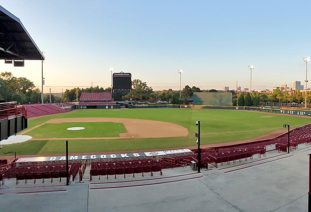 UltTailgater's tweet photo. Thanks @GamecockBasebll for having us cater tonight for our #FutureGamecocks. Beautiful night at Founders Park to #WelcomeHome this new group. As always, big thanks to my BBQ crew!
#Gamecocks
#SECBaseball https://t.co/UujvP9H9nQ