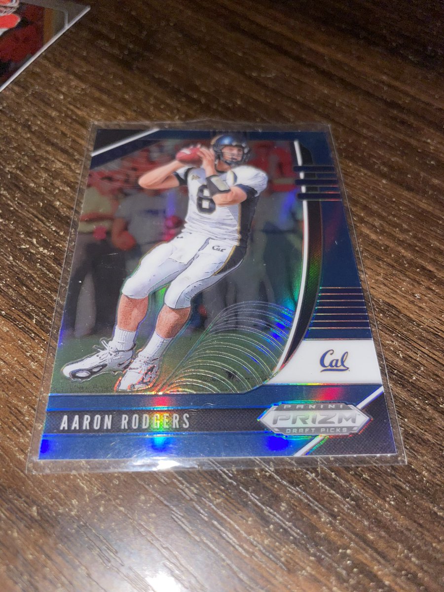 cheapcardsales's tweet photo. Aaron Rodgers draft picks blue prizm $2
#cheapCards #cheapPackers https://t.co/kWHu5rMDp1