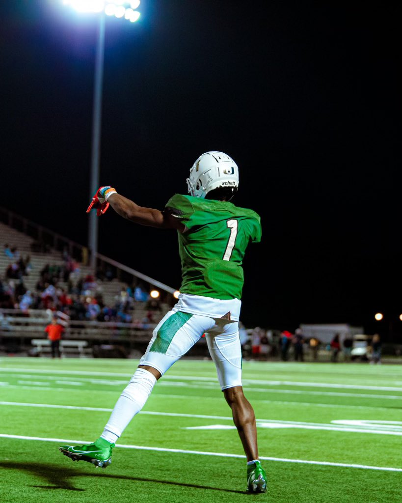 FootballDesoto's tweet image. Halftime. 17-0. #TTHD ⬇️🤘🏾