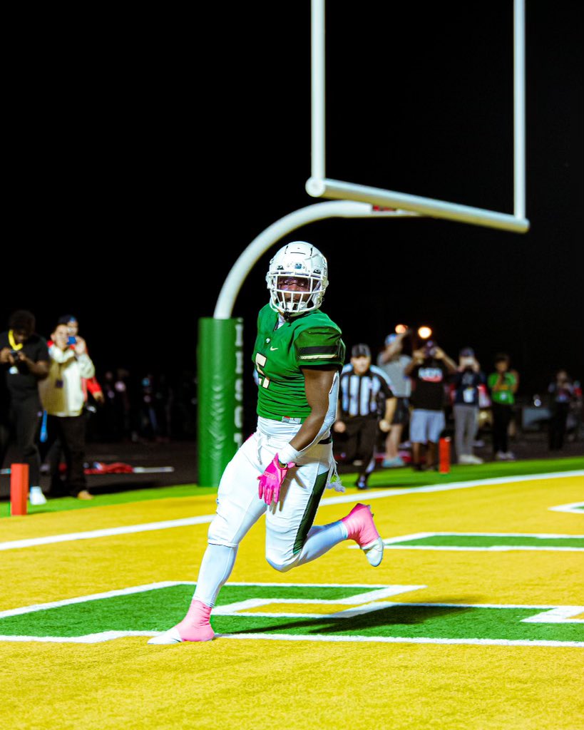 FootballDesoto's tweet image. Halftime. 17-0. #TTHD ⬇️🤘🏾