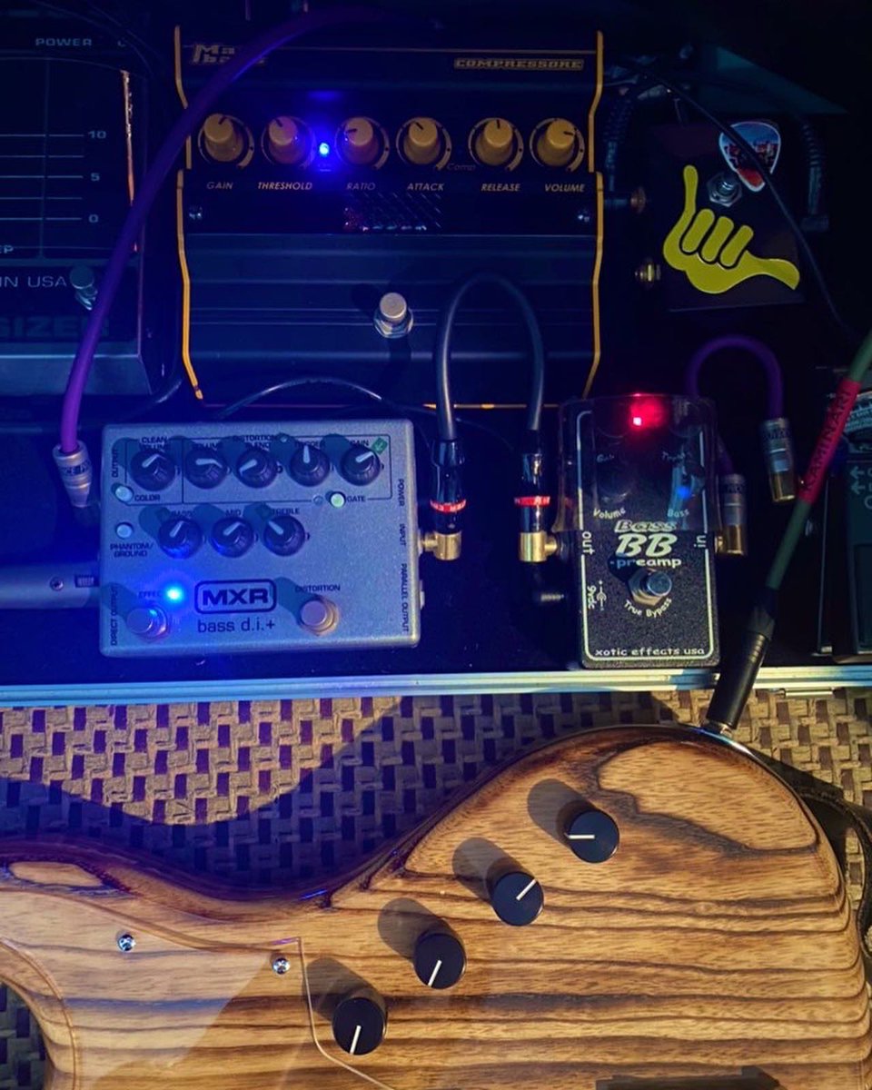 shinya_0820's tweet photo. レコーディング用セッティング記録📸

#atelierz 
#xotic 
#customlimited 
#bassdi 
#bbpreamp 
#mxr 
#markbass 
#compressor 
#makcom 
#アトリエ 
#セッティング 
#setting https://t.co/nGPd4i7nZG