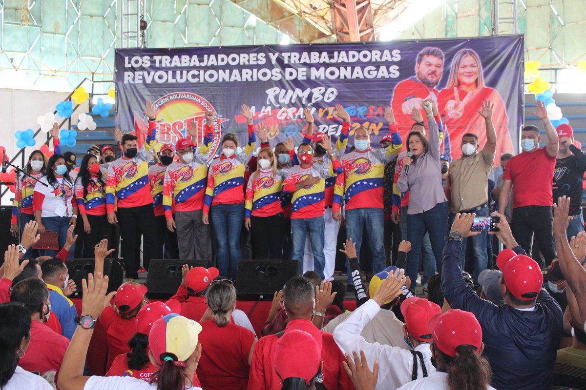 cpt_mdo's tweet photo. #15deOct|| Juramentado el comando de campaña de la clase Obrera "Aristóbulo Istúriz" del Estado Monagas, junto a los candidatos @ErnestoPSUV_, próximo Gobernador del Estado Monagas y @ANAFUENTES_PSUV, próxima alcaldesa de Maturín.
! Este #21Nov hay victoria rotunda ! https://t.co/cBfqlyN4BN