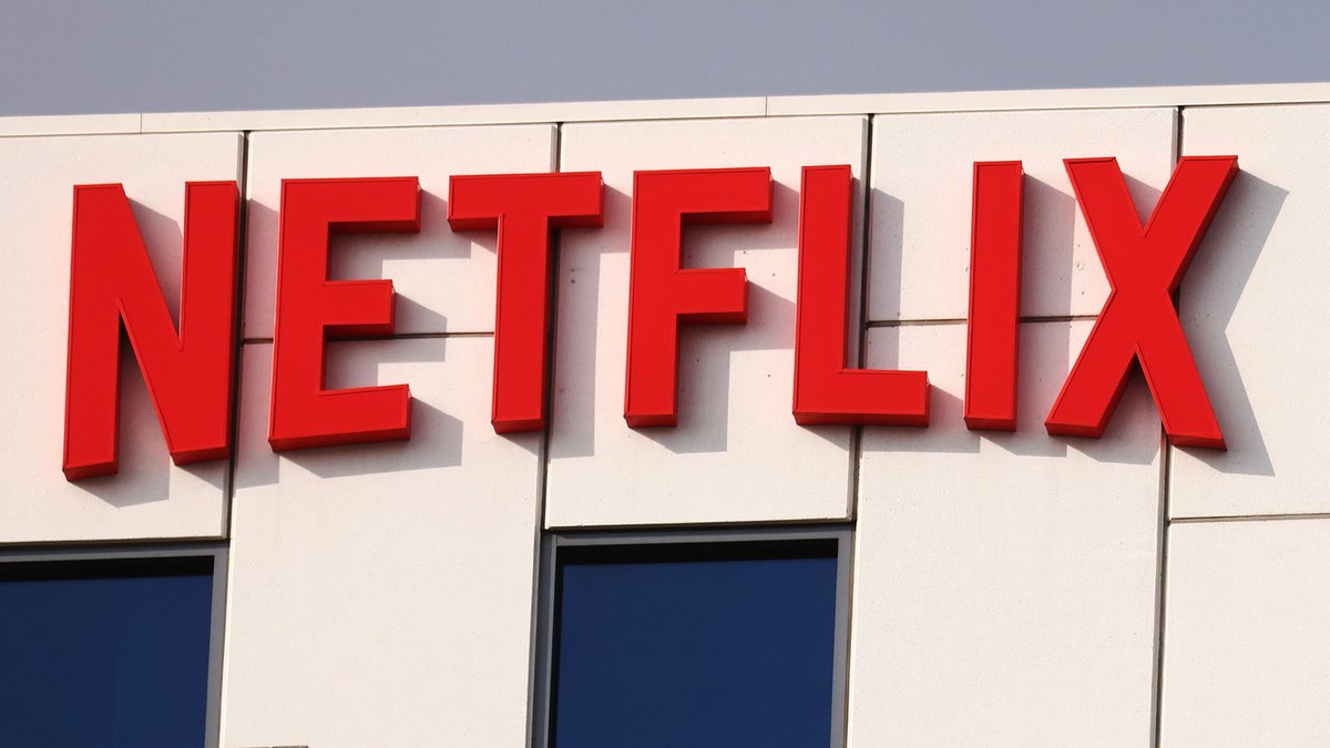 Netflix fires employee as internal conflicts over latest Dave Chappelle special grow npr.org/2021/10/15/104…