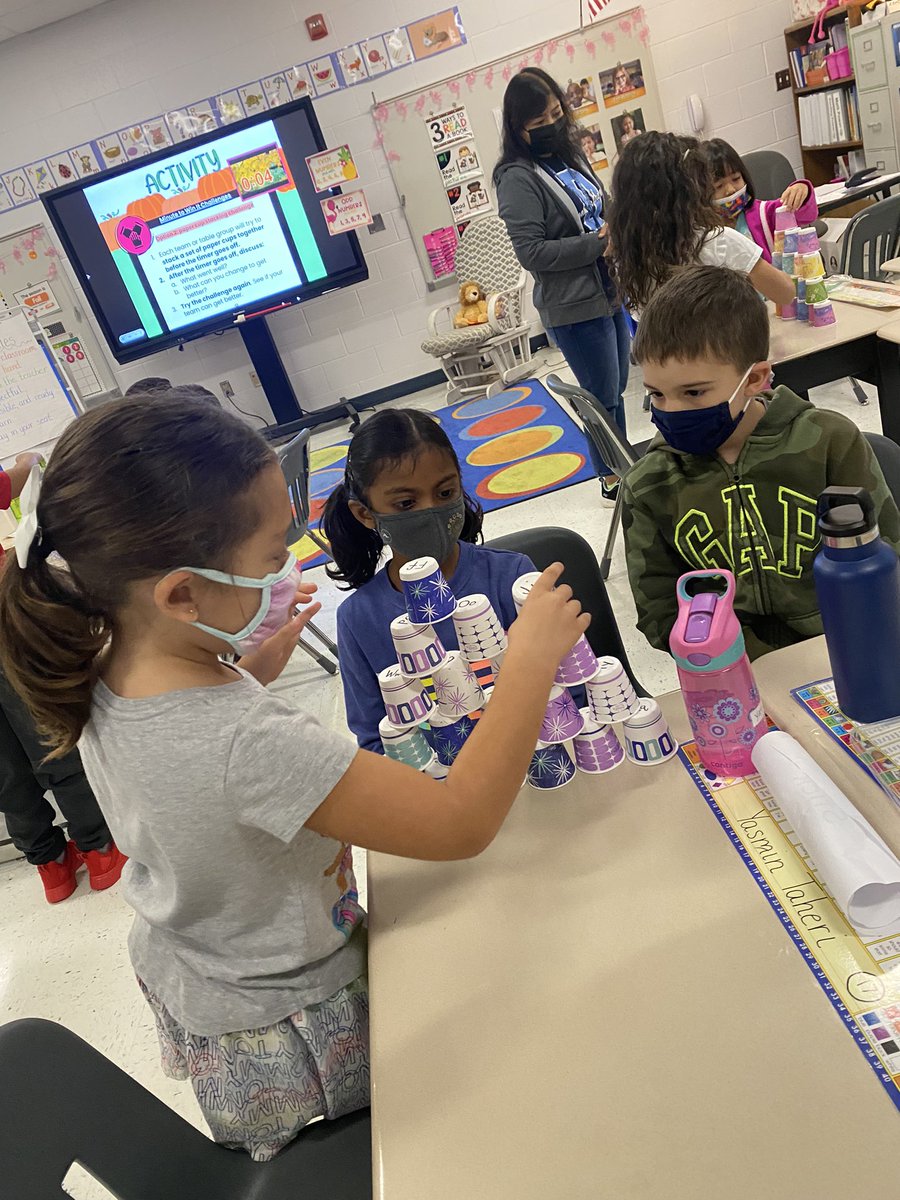 MissStumm's tweet photo. Students completed a Minute to Win It challenge during Morning Meeting this morning! Each table group tried to stack a set of cups together before the timer went off ⏱⏱⏱ @Discovery_elem #firstgrade #morningmeeting #minutetowinit https://t.co/QcTk3qTIQF