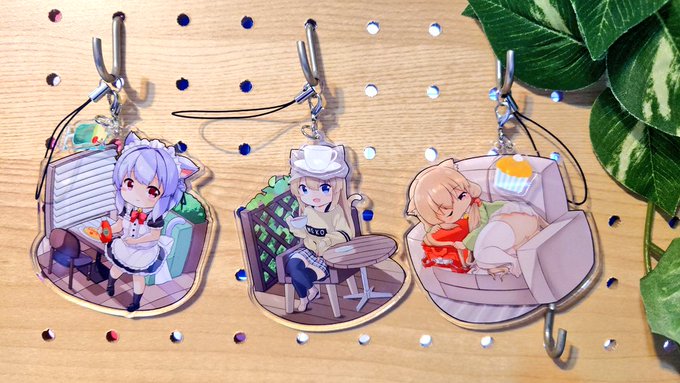 アクリルキーホルダーの実物が届きましたー!可愛いチャームもそれぞれに付いております!
どれもとても可愛く仕上がってますฅ^•ﻌ•^ฅ 