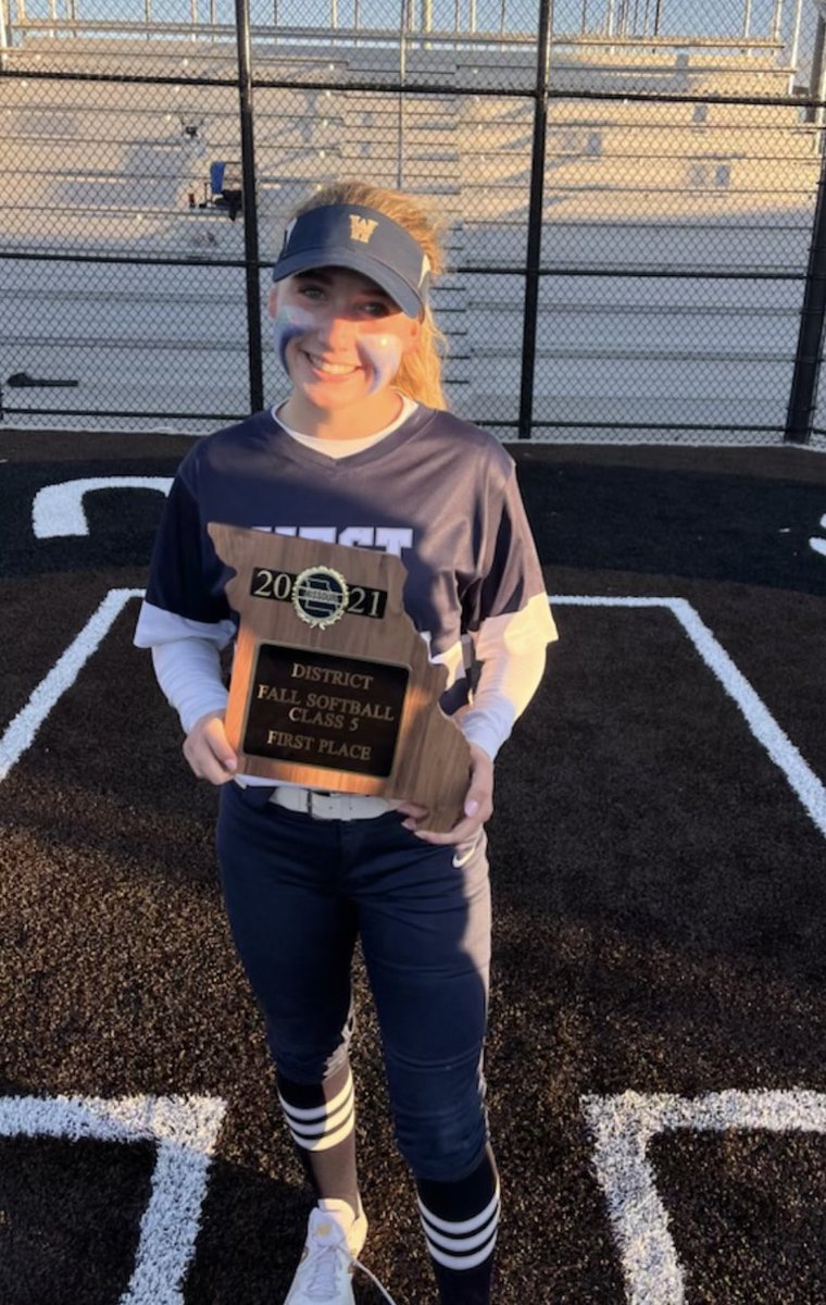 District action to report!! Congratulations to 2022 2B/OF <a href="/reese_timmons/">Reese Timmons</a> and her Lady Titans on a huge win over LS North 1-0. 👏👏👊 great job Reese!