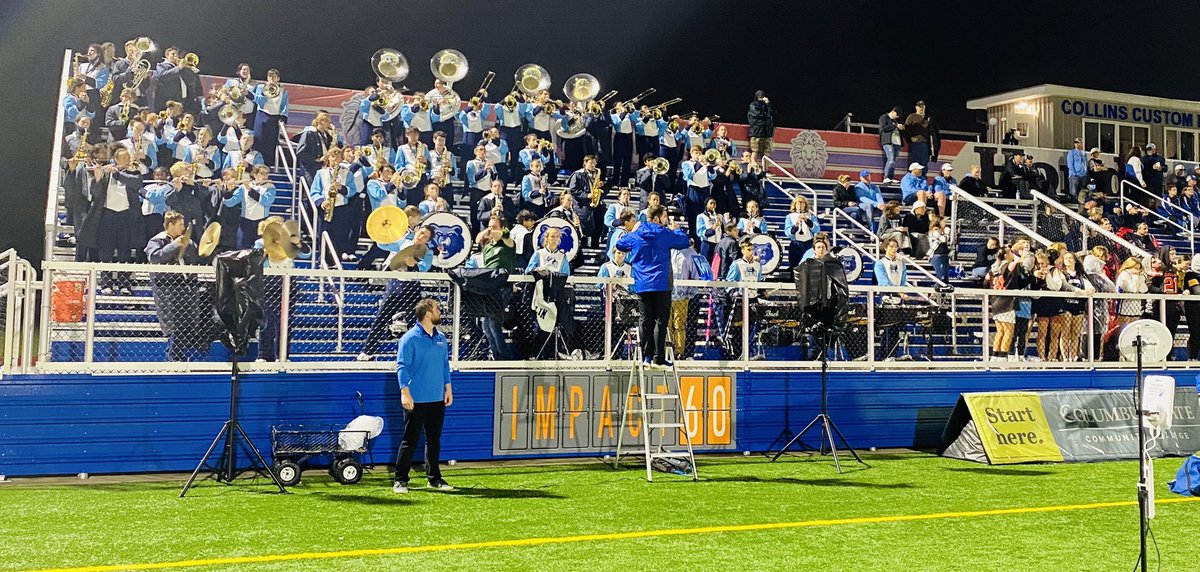 Win or lose, the 4 year tradition that started in August of 2018 against Briggs HS continues. The alma mater ends the night with ALL bears, shoulder to shoulder. 
#Tradition✔️🐻
#Family✔️🐻
<a href="/Berlin_Bears_FB/">Berlin Bears Football</a> <a href="/BerlinBears_SS/">The Cave</a> <a href="/chris_tressel/">BerlinBearAP</a> <a href="/KKelly_OBHS/">Kimberly Kelly</a> @jaggersae <a href="/OBHSBand/">Olentangy Berlin Band</a>