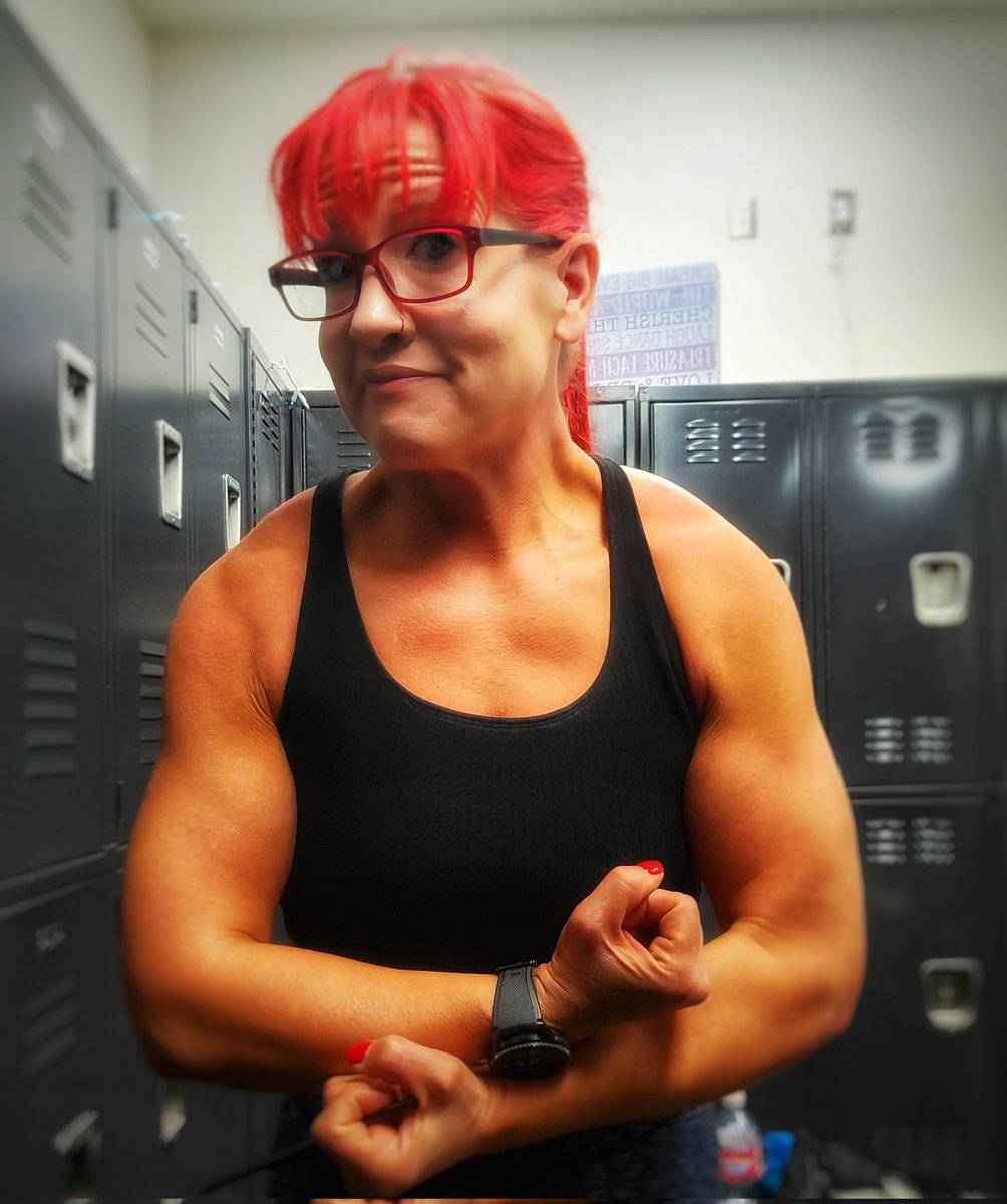 fitmombod77's tweet photo. Day 75 in the books. I DID it!! #75hard #75hardchallenge #strongasf #strongwomen https://t.co/EOkHDfESO0