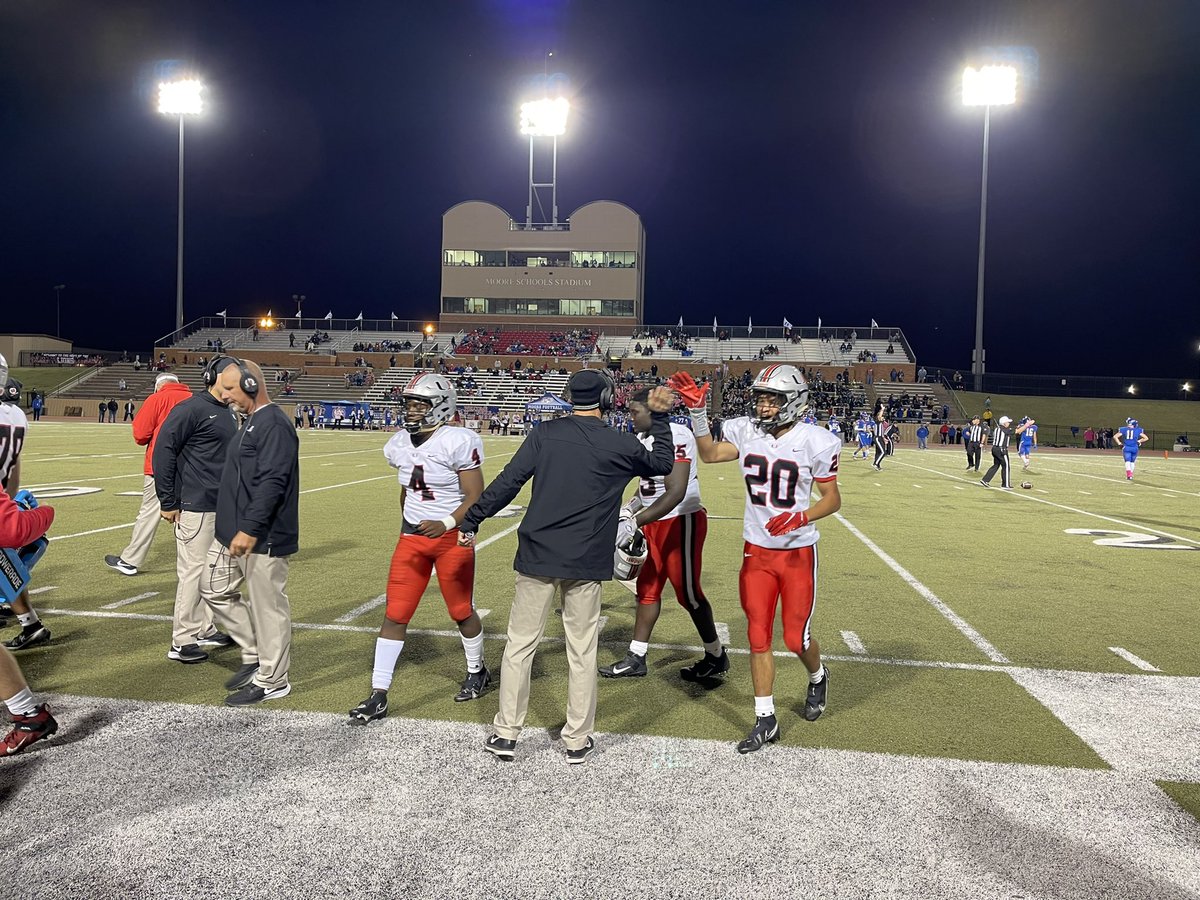 UnionFootball's tweet photo. Snapshots from the sidelines
2nd Half Edition
#UvsMoore | #playup https://t.co/8hXtsjx0aY
