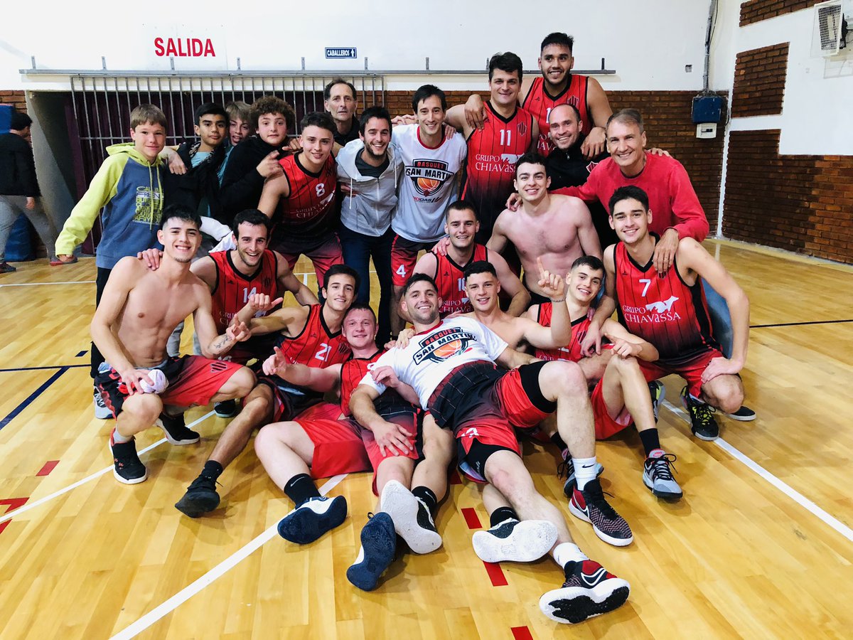 El CLÁSICO es ROJINEGRO 🔴⚫️

Americano 59 San Martín 61💪

‼️VAMOS LOS PIBES👏👍💯‼️

#basquetrojinegro 
#clasicoganado 
#acbos 
#vamoslospibes 
#basquetdeprimera 
#adnrojinegro 
#sanmartintuclub