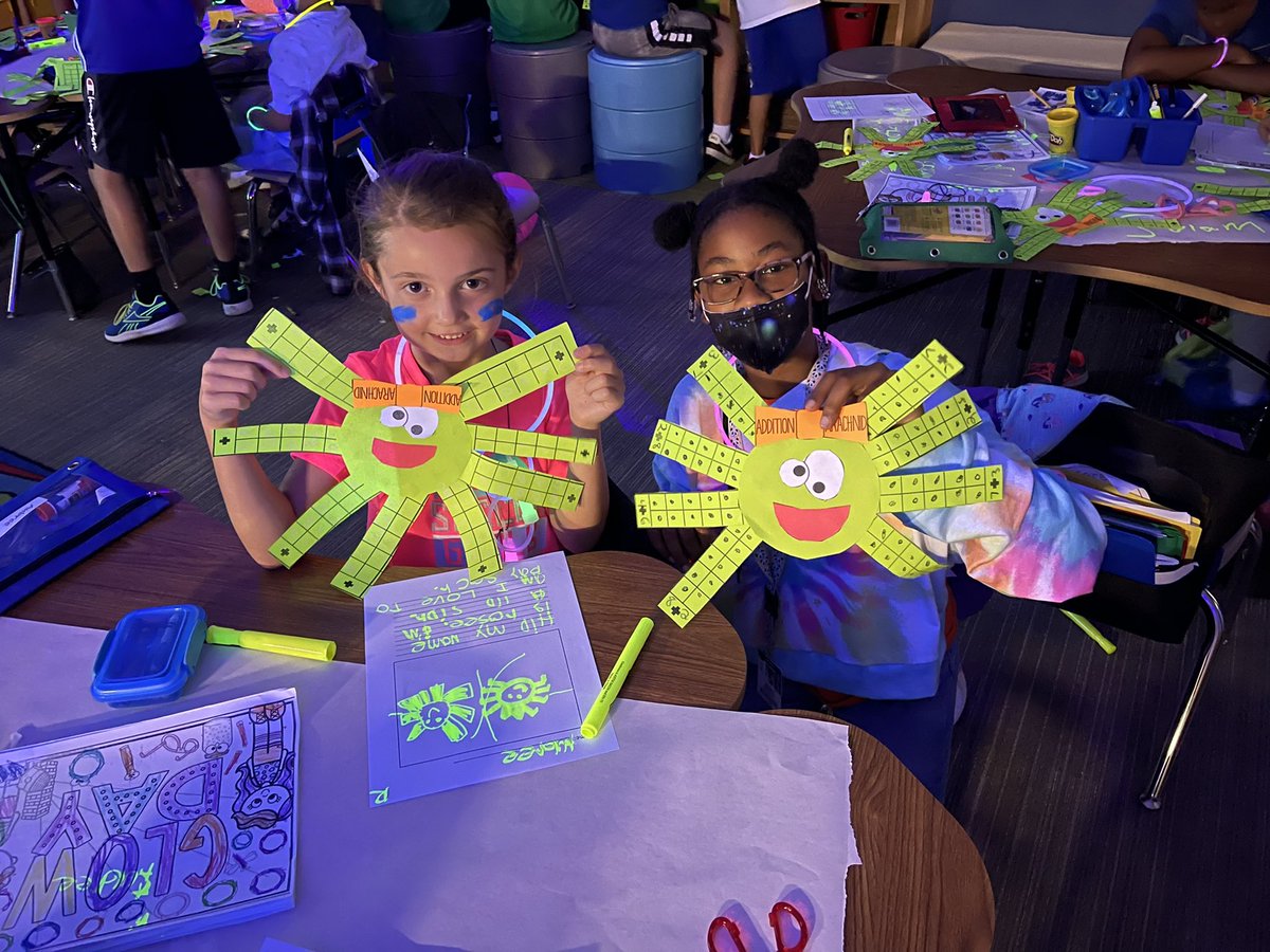 amandacruz1022's tweet photo. @dowling_colleen We love working on math projects with our first grade buddies! I am so glad we got to start this up again this year. #mathbuddies #funfridays #ACECubs https://t.co/PD3vYERLmd