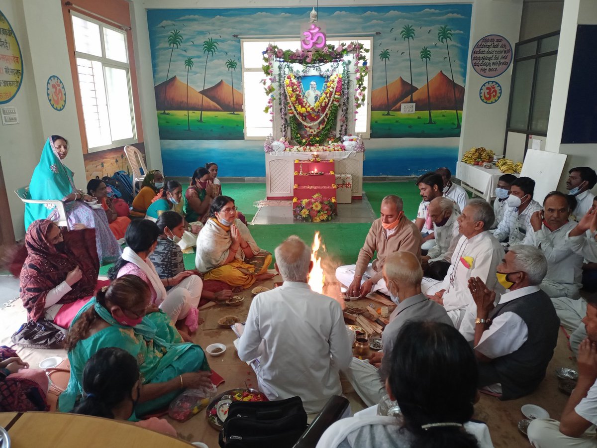 AshramBlr's tweet photo. #SelfRealization is ultimate goal of human life…!
This #58thSelfRealizationDay, let's take resolution- we'll achieve that Supreme state in this very life.
#SaturdayMotivation
10.10.20: #Ashramblr delighted to celebrated the Pujya Sant Shri Asharamji Bapu's Self realization day. https://t.co/h2H4jN0q6z