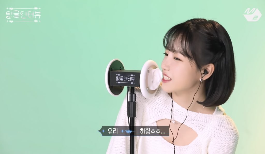 Yuldeng1022's tweet photo. @M2MPD @JOYURI_offcl 유리를 터치하면 무슨 소리가 나냐고하니까 바로 손 문지르는 애기보셨나요.. 요즘엔 사투리 안나온다구해놓구 시키는거 다해주는 강아지도 있군요?🤔 저희 유리 민주랑 했을때랑은 또 다른 매력으로 두 번 불러주셔서 너무 감사합니다😭😭🥺 엠투 화이팅! 제일 ㅅrㄹrㅇ..ㅎrl..⭐️ #팅��인터뷰_조유리 https://t.co/sgM2g66SnJ