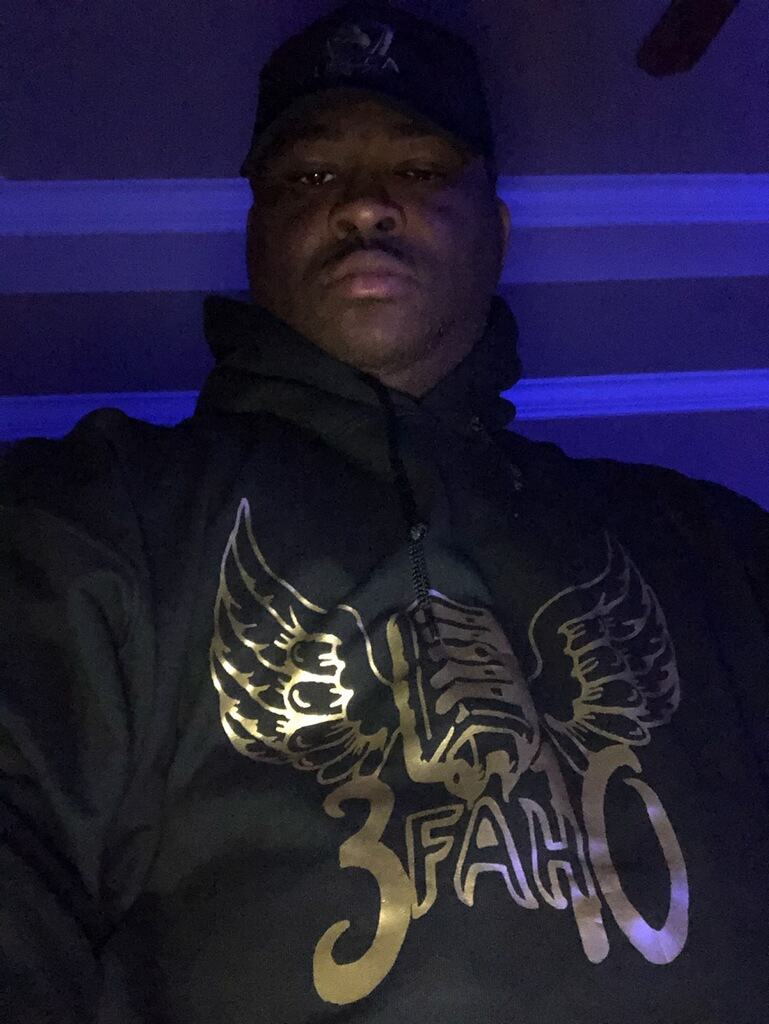 3FAH10's tweet photo. #3FAH10Brand #StillOnPoint #HoodieSeason #TeeShirts #WarmUps #Apparel #Originality #FreshGear #SettingTheStandard #CopUSum https://t.co/4BVLJtocmx