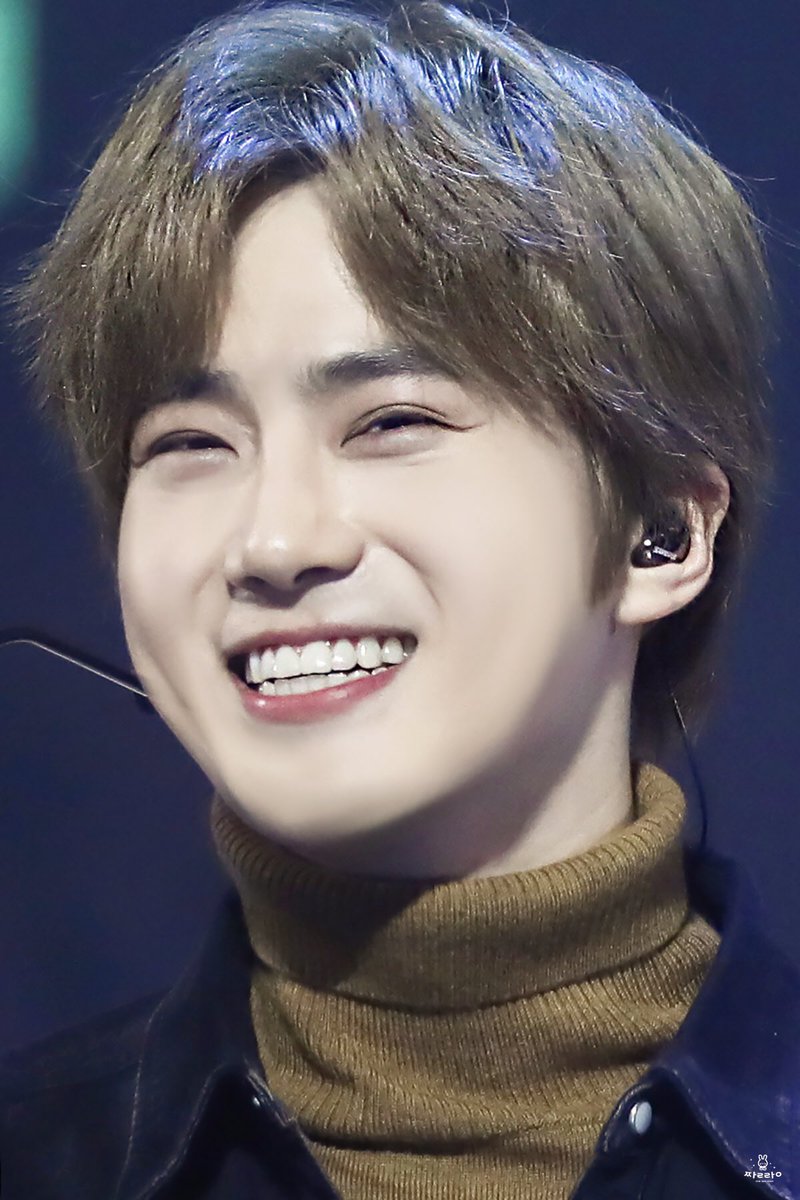 suhounionmy's tweet photo. All I need is your Love

When the waves stop
Your sweet smile dazzles and shines

You came to me like a dream
The perfect day and night
-Romantic Sunday, Car The Garden 

#Song4Suho D-124

(late post) https://t.co/IaV8k7C8Ot