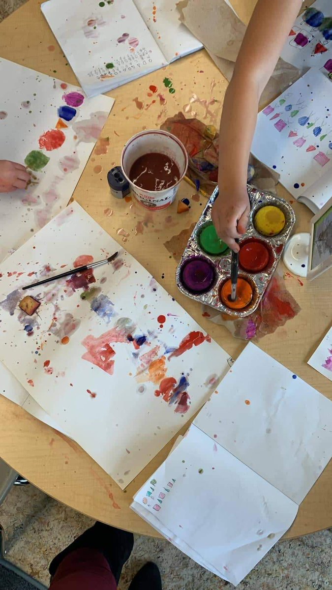 drbs_labrec's tweet photo. Today students made potato stamps to create patterns. Some students planned and created growing patterns while others created repeating patterns. Check out our fabulous POTATO PAINT & PATTERN day! #potatomath @Miss_Matich @glendalemacdon1 @glendale_kas https://t.co/MFVMzOPp44
