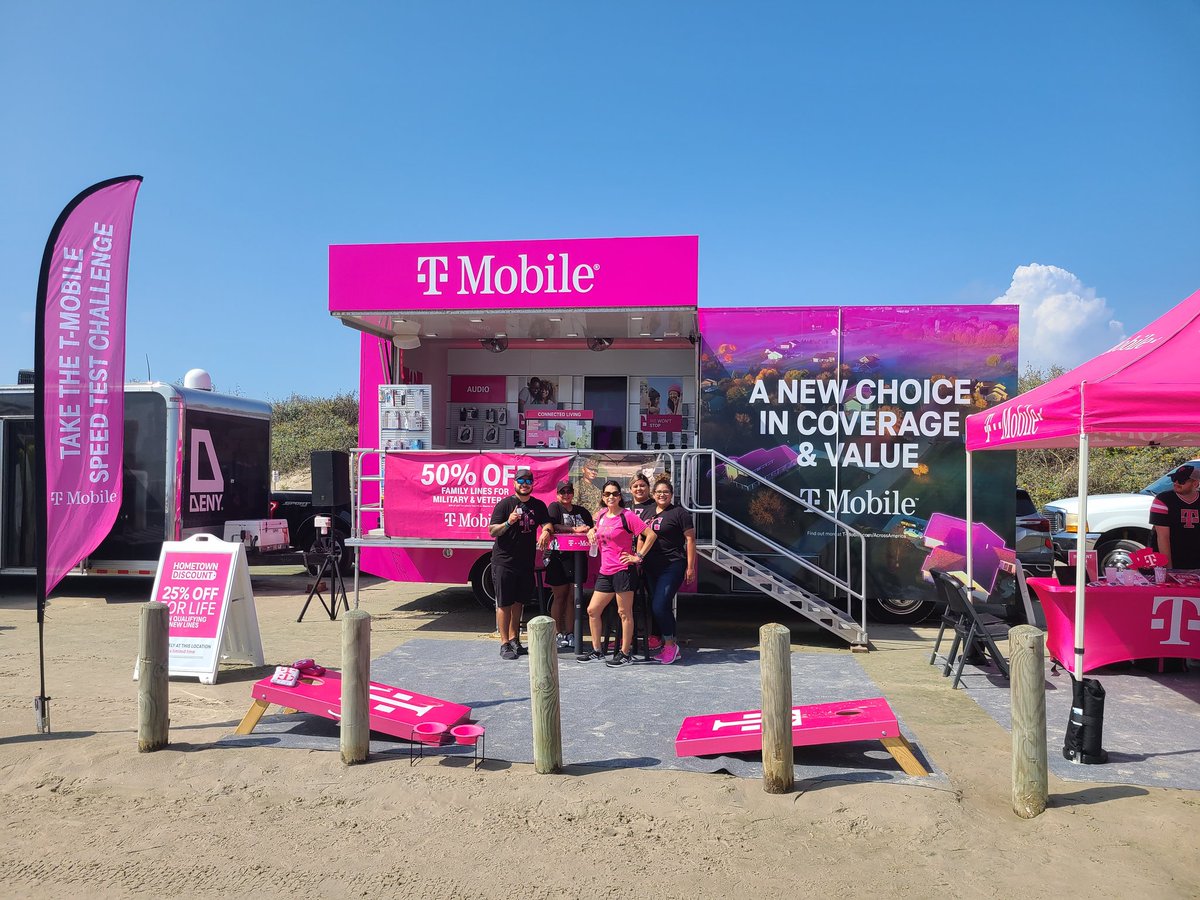 LimonZabrina's tweet photo. Texas Sand Fest 2021! π #TeamMagenta #Uncarrier #CommunityEngagement #GreatPromos #beachfun #TexasSandFest https://t.co/H5e6xPBXhj