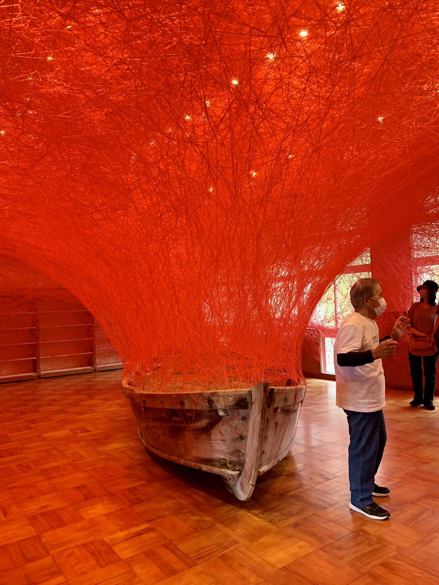 This is by prolific Chiharu Shiota <a href="/okunotojp/">奥能登国際芸術祭</a>. What you can’t see is how proud the local and elderly volunteer was, almost emotional explaining to the visitors the unique salt production technique in the area - art making - and its connection to what Shiota has made. 🙏🇯🇵