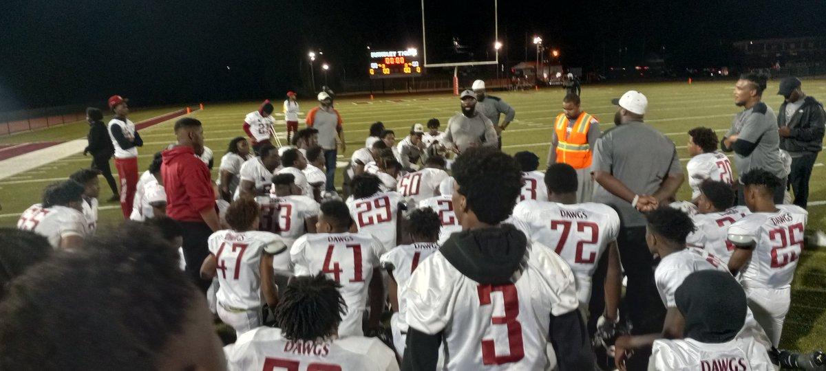 jmedley_EAToday's tweet photo. Anniston coach Rico White talks to to Bulldogs after their victory over top-ranked Handley: "How 'bout them Bulldogs!" https://t.co/8tzAaOH29Q