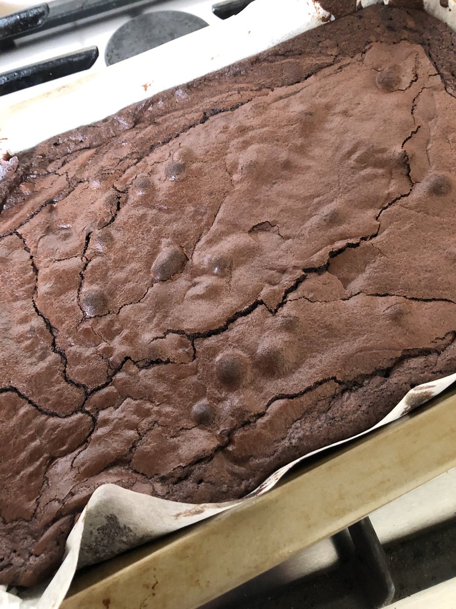 TarynAnne5's tweet photo. I’m always like what would Paul Hollywood say ‘needs to have the slightly crisp outer shell and nice and fudgy in the middle’ think I’ve achieved that today.. #brownies #chocfudge #yum #HappySaturdayEveryone https://t.co/64Yhfxjh4X