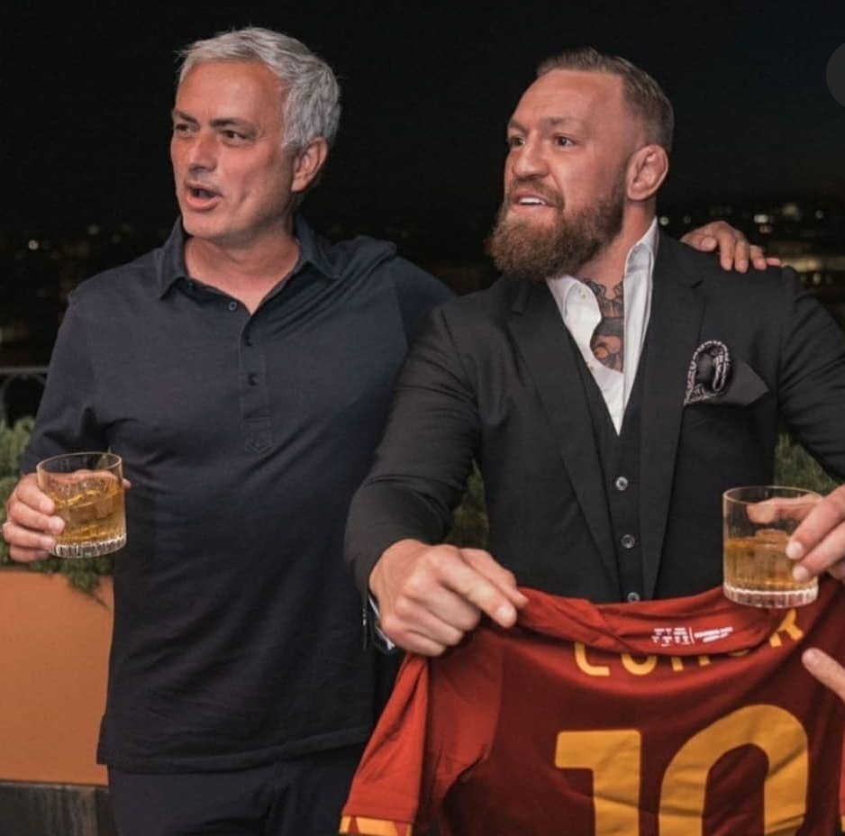 MourinhoPics's tweet photo. Jose mourinho and conor mcgregor in Rome 🇮🇹 https://t.co/lgI0Qg58VE