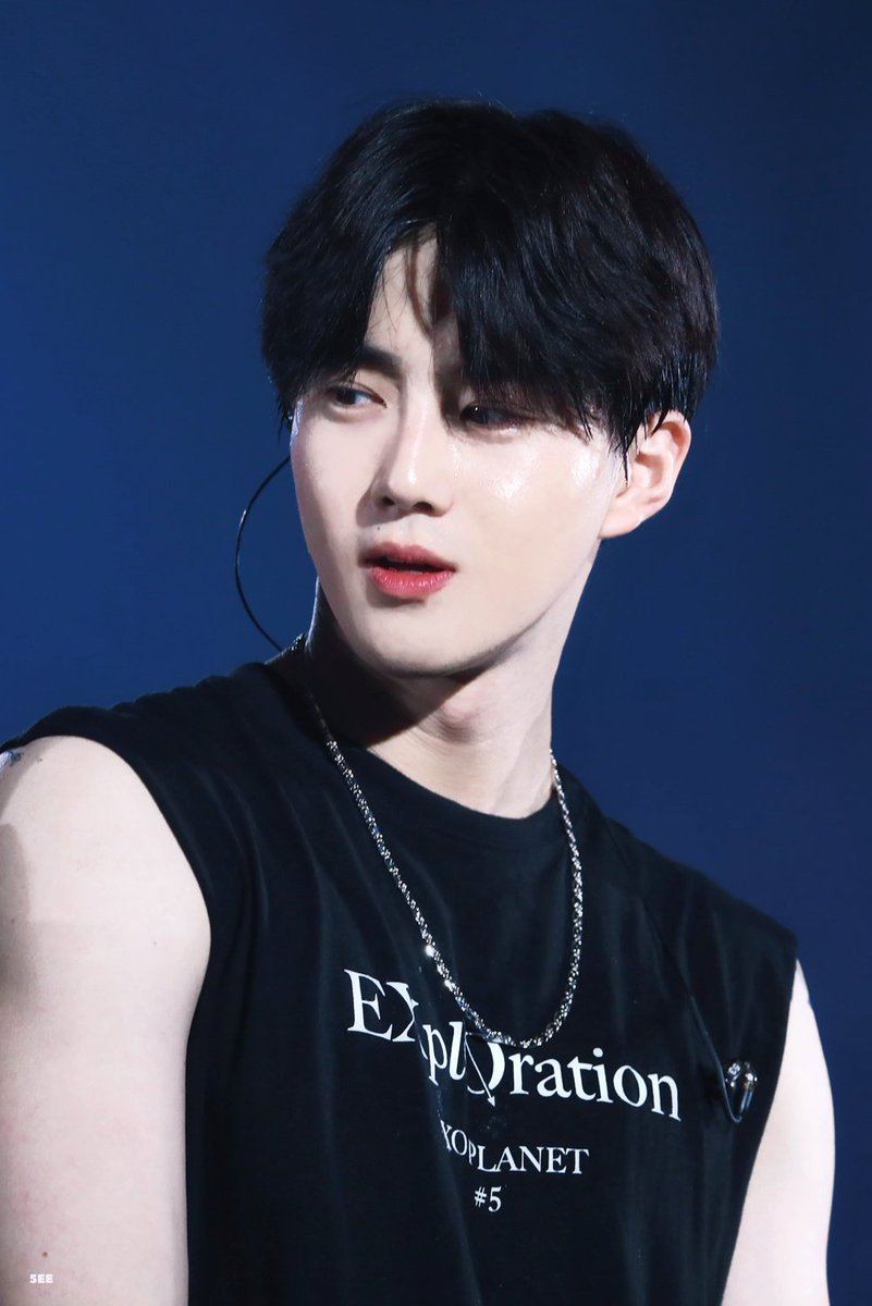 suhounionmy's tweet photo. A time for holding hands together
A time for rainbow-colored weather
A time for make believe
That we've been dreaming of
-A Time For Love , Jane Monheit

#Song4Suho D-121
(late post) https://t.co/aXrBH2Nitv