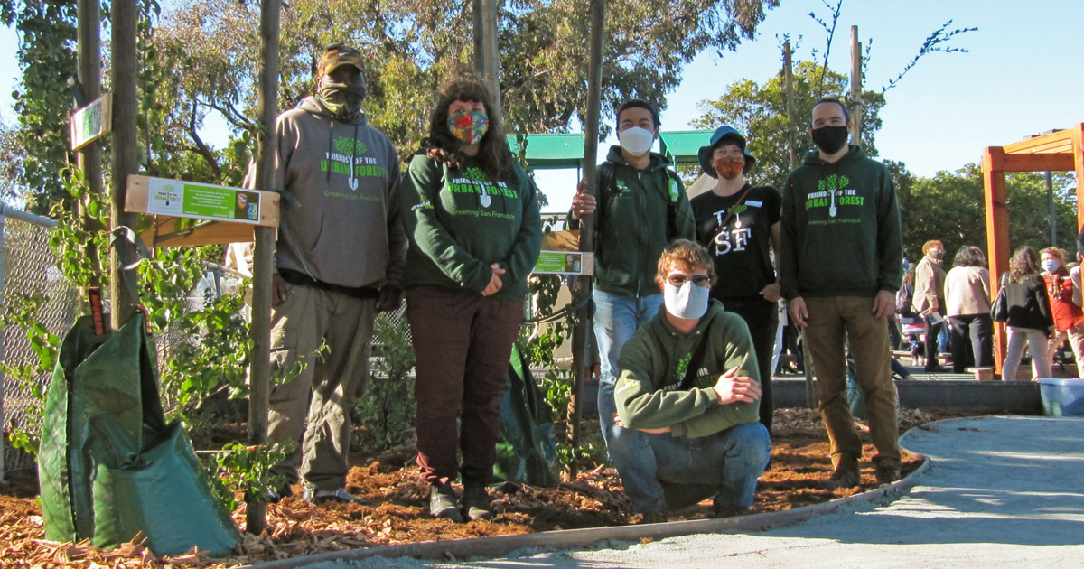 SFUrbanForester's tweet photo. We loved planting trees in the new nature playground at the Kirkwood Early Learning Center in #BayviewHuntersPoint. Thanks @WuYee for inviting us to participate in this preschool playspace makeover, and thanks to project partners SF Children & Nature, @RTSanFran, & the @Liifund. https://t.co/JfXVDvSbjE