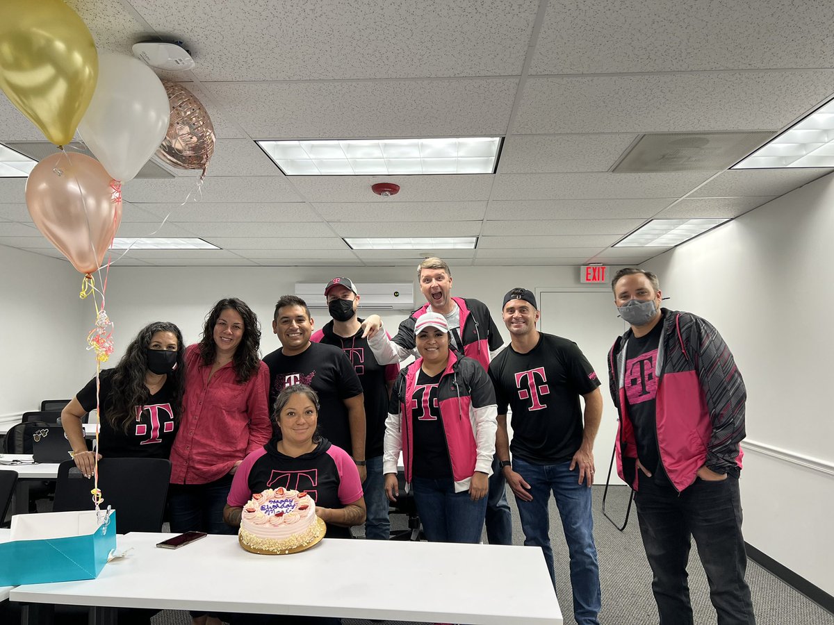 mira_jean22's tweet photo. Such an amazing feeling being able to physically connect w/ these AWESOME leaders over the past few days! Thank you for all your continued support @MarcoTMO @jackhjohnson @keclausen @LimonZabrina @RogerFloresRGV #MyBossesAreBetterThanYours #HappyBossDay https://t.co/VsPb6j5evL