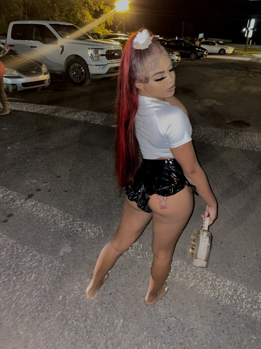 lynnnmarieee_'s tweet photo. I love a cute red bitch https://t.co/bmANM42ZsQ