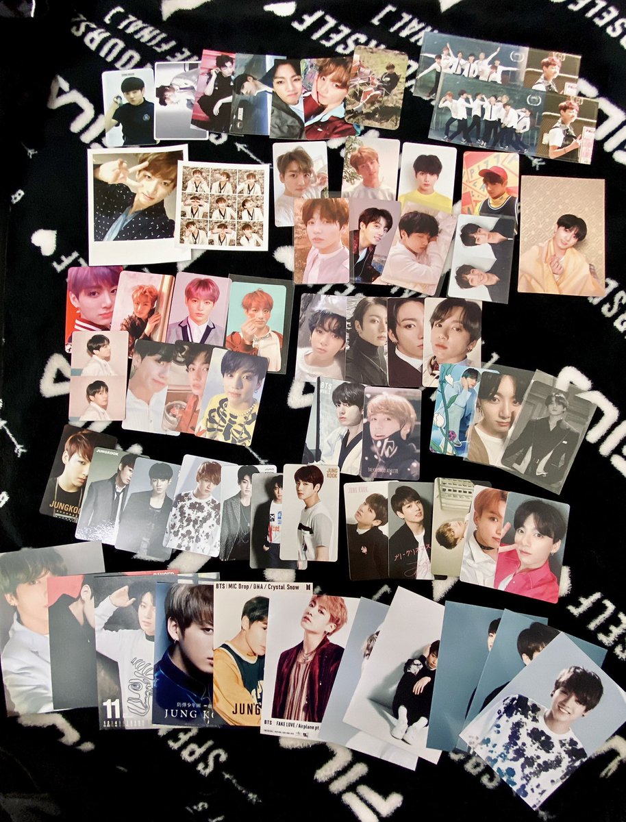 y0ongs_'s tweet photo. Hi, i’ll be letting go most of my bts collections. It was a hard decision to let go all coz i’ve spent years collecting bts albums/dvd/merch/pcs. Finally, i got a courage to sell and after long consideration, i’ve decided to sell most of my collections coz i don’t collect anymore https://t.co/fZ0TewaAPG