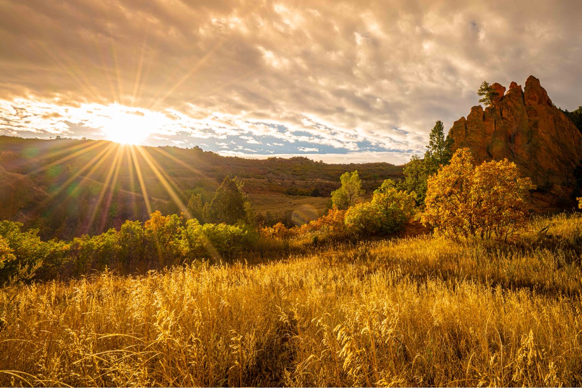 ChadGilbertPhot's tweet photo. Fall Landscape - Red Rock Canyon Open Space, CO
Feel free to like/share/comment and be sure to visit https://t.co/Mc5FdVCOdH!

#photography, #photo, #foto, #photog, #landscape, #sunrise https://t.co/0i3OUvI4Bn