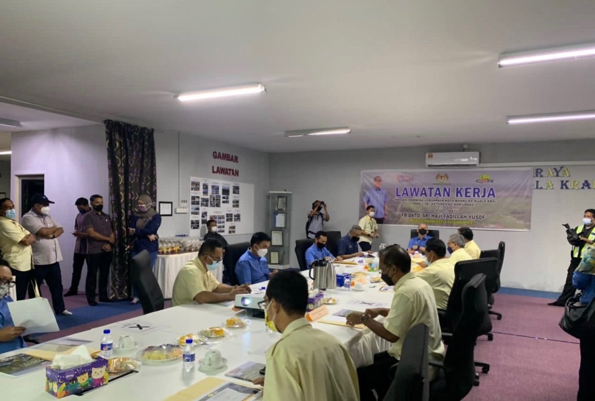 Lawatan Kerja YB Menteri Kanan Kerja Raya ke Lebuhraya Kota Bharu ke Kuala Krai (KBKK)
<a href="/CawJalanJKR/">Cawangan Jalan JKR Malaysia</a> 
<a href="/JKRMalaysia/">JKR Malaysia</a> 
<a href="/M_AminKasim/">Ir. Mohamed Amin Kasim</a> 
<a href="/IrZulkefly/">Mohd Zulkefly S</a>