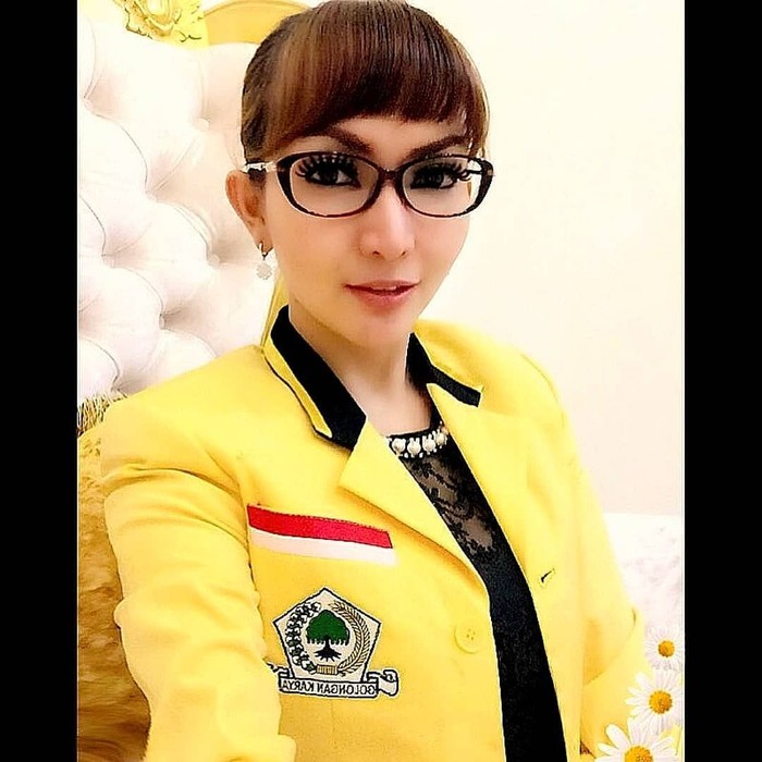 siti_indonesia_ tweet picture
