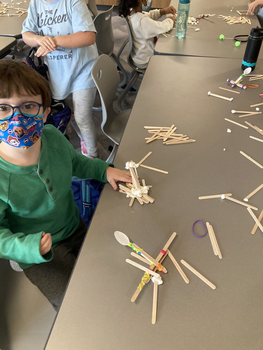 FtcGreendale's tweet photo. Day 1 of STEM exploration with ALIEN at Highland View!  We switched our spaghetti and marshmallow tower building to craft-stick building, made gluten-free-candy catapults to study energy storage and release, and designed devices to protect from impact energy!  So much #STEMfun ! https://t.co/i3fVDGMvkW