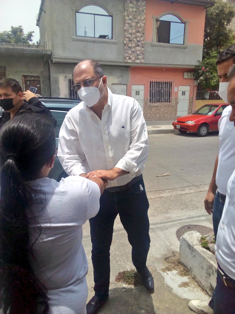 eps_red's tweet photo. #RIESG: agradecemos al asambleísta @HenryKronfle por visitar nuestras #OEPS, gracias por su apoyo a nuestro sector @abrivar @del_eps @CAMARAEPSMa1 @Camara_EPS_Loja @CEPSSTD @CamaraEps @EPS_Orellana @EPSAzuay @RedesBarriales @redemprendimie1 @AsambleaEcuador @RMLecuador @FEDEBASG https://t.co/waMpSfEoNc