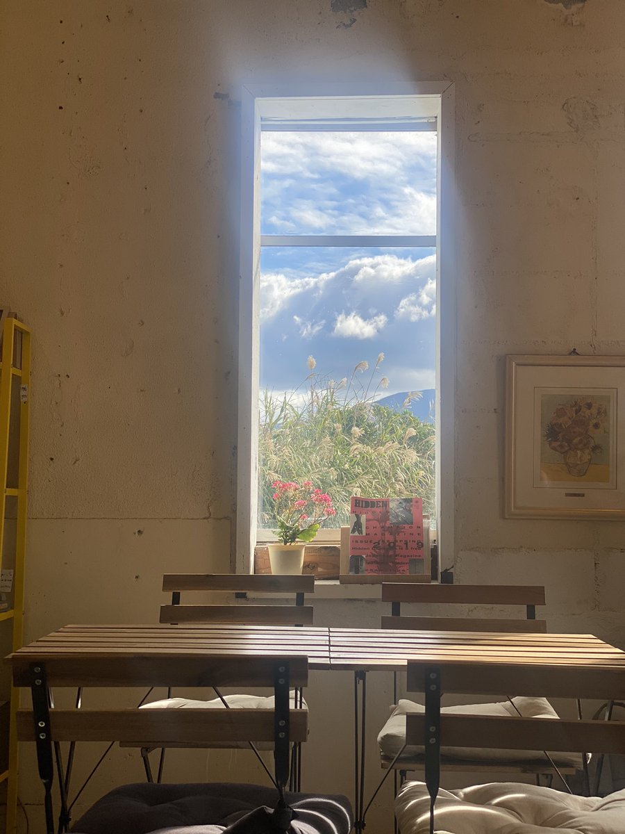 yellow8cafe's tweet photo. 訂正、お詫び
10/5より無事に営業しております☕️
いつもありがとうございます
#yellow8 #南原千畳敷 #カフェバー https://t.co/FVQ41HcvtK